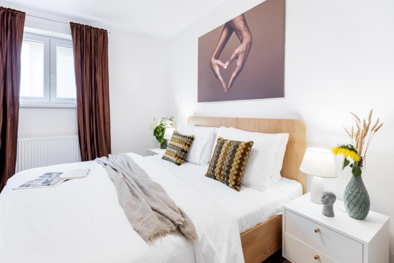Wine & Bike City Tower Apartments 즈노이모 외부 사진