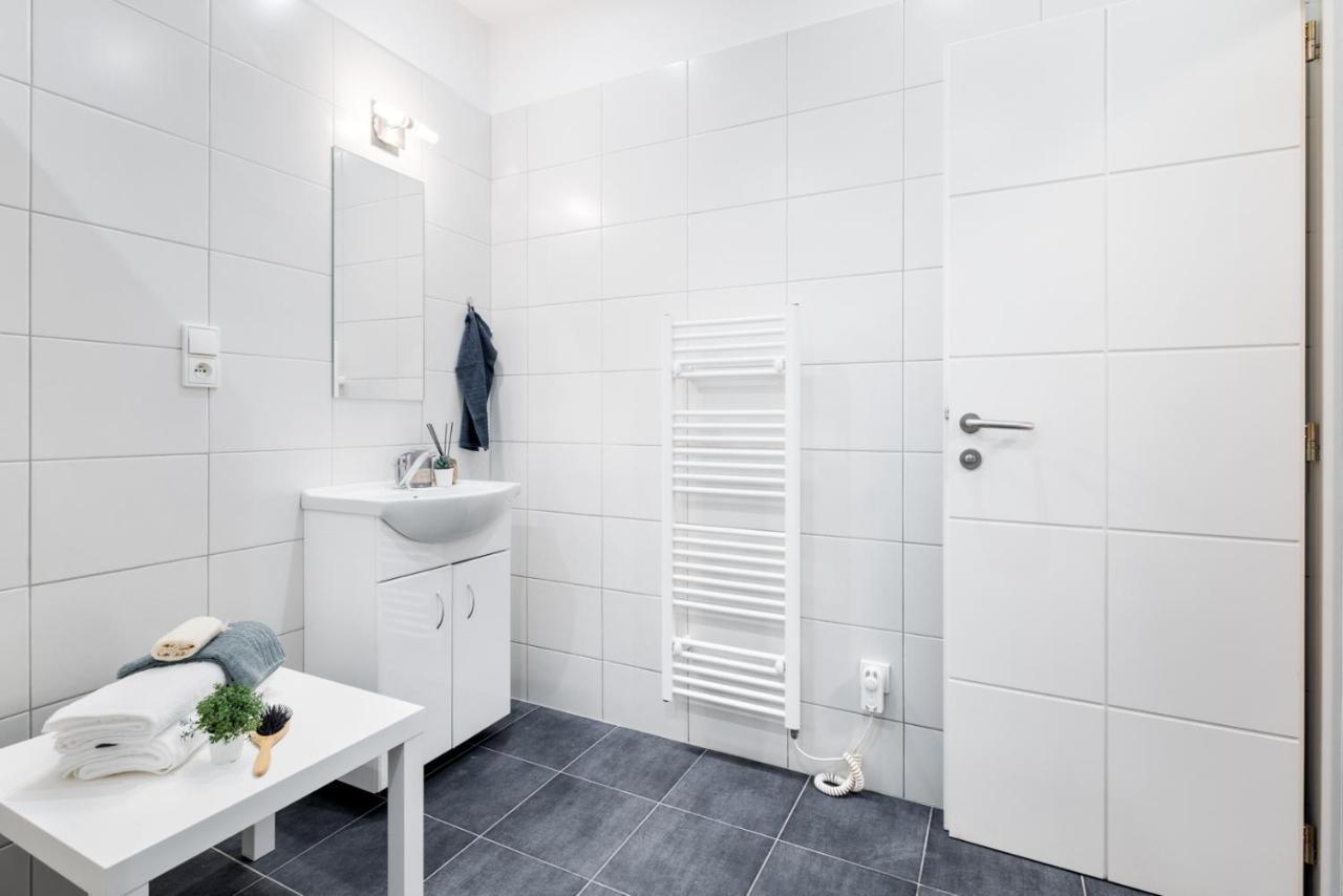 Wine & Bike City Tower Apartments 즈노이모 외부 사진