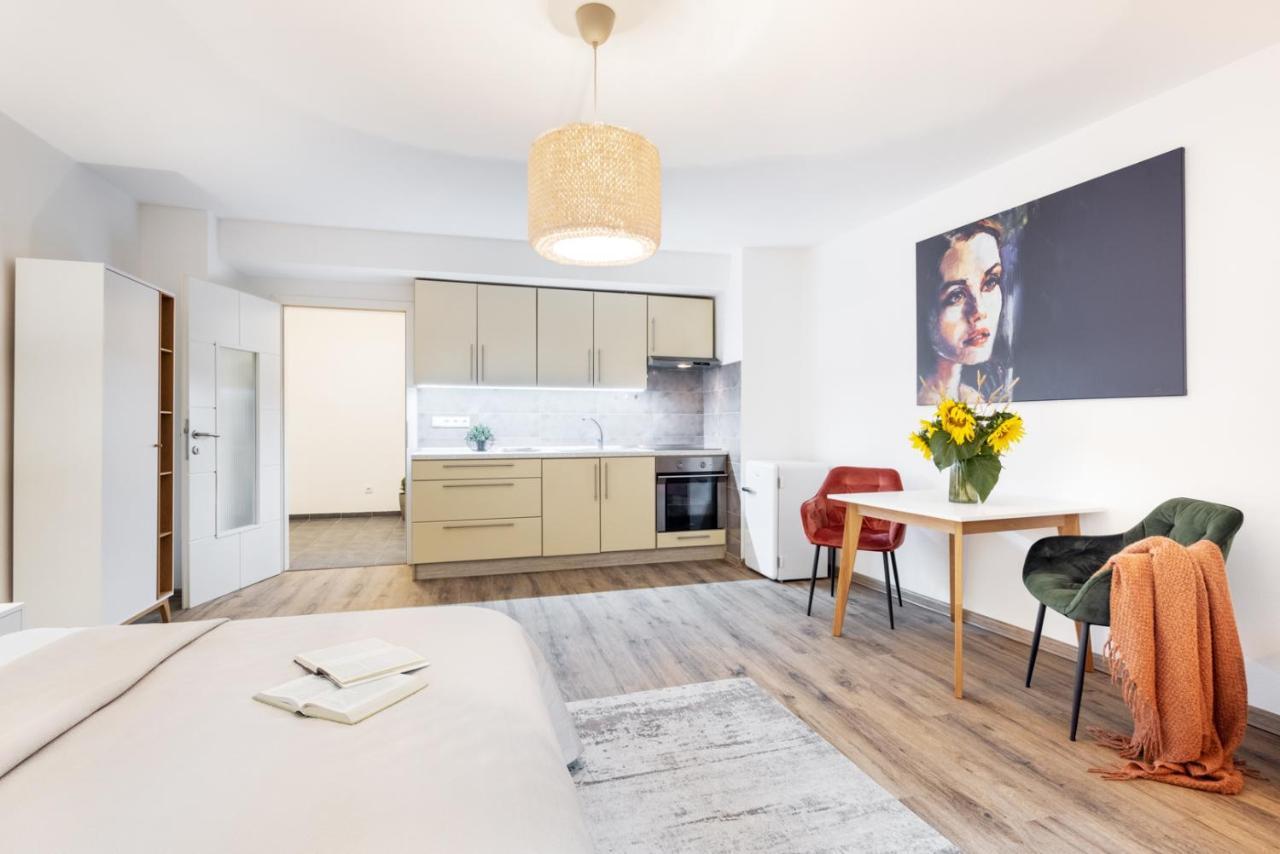 Wine & Bike City Tower Apartments 즈노이모 외부 사진