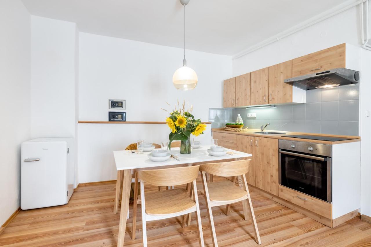 Wine & Bike City Tower Apartments 즈노이모 외부 사진