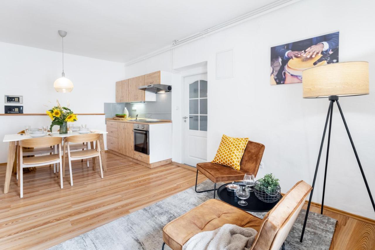 Wine & Bike City Tower Apartments 즈노이모 외부 사진